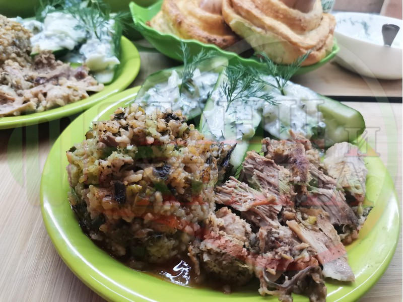 Великденски агнешки пълнен бут 