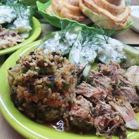 Великденски агнешки пълнен бут 