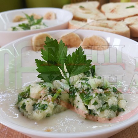 Българска бананова сурова сладко солена супа 