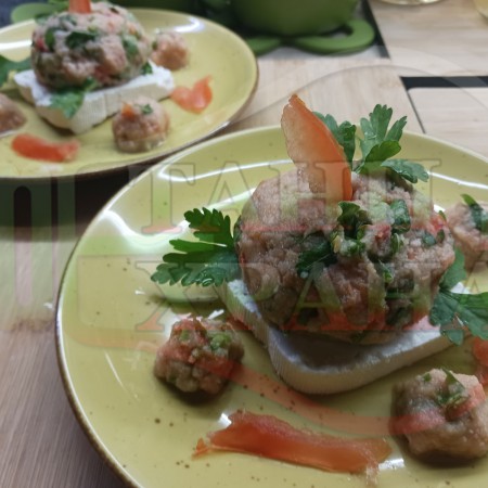 Зеленчукова хлебна салата 