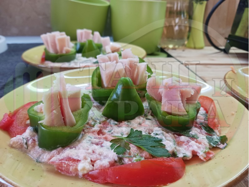 Българска сиренова сурова салата 