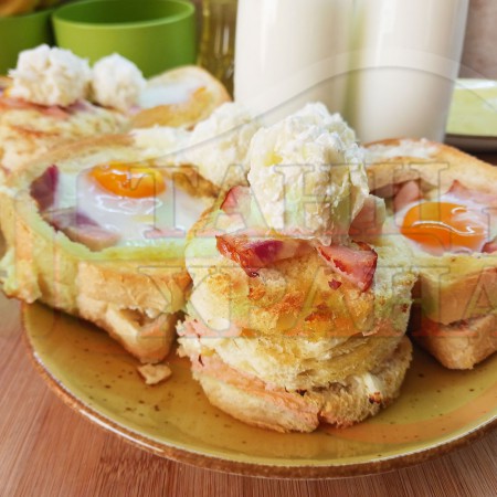 Български филийки с яйца на очи 