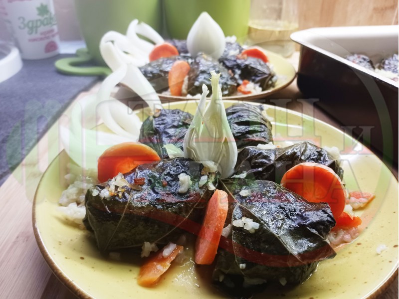 Български лозови постни сарми 