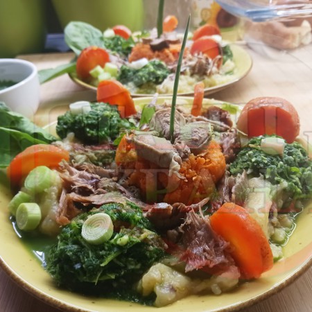 Българска агнешка пюрирана езичена яхния 