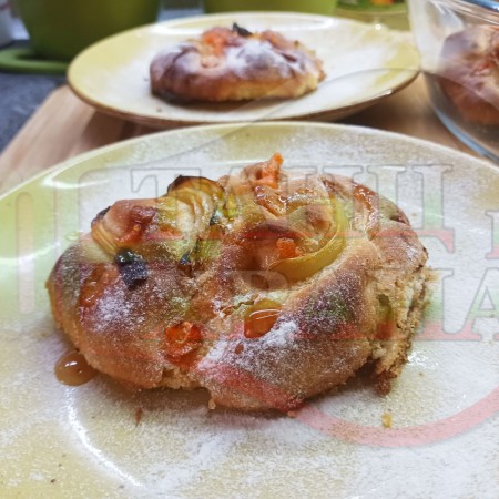 Български морковени сладки постни банички 
