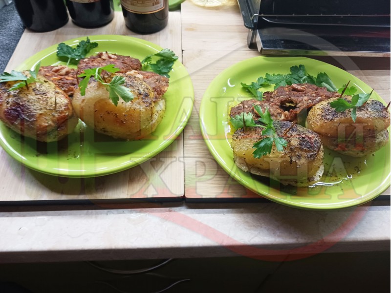 Български пълнени картофи 