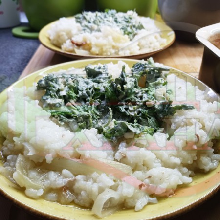 Български копривен млечен гъст сос 