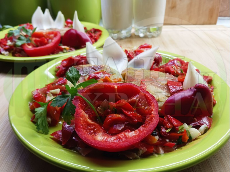 Чеснова лютика със свинско 