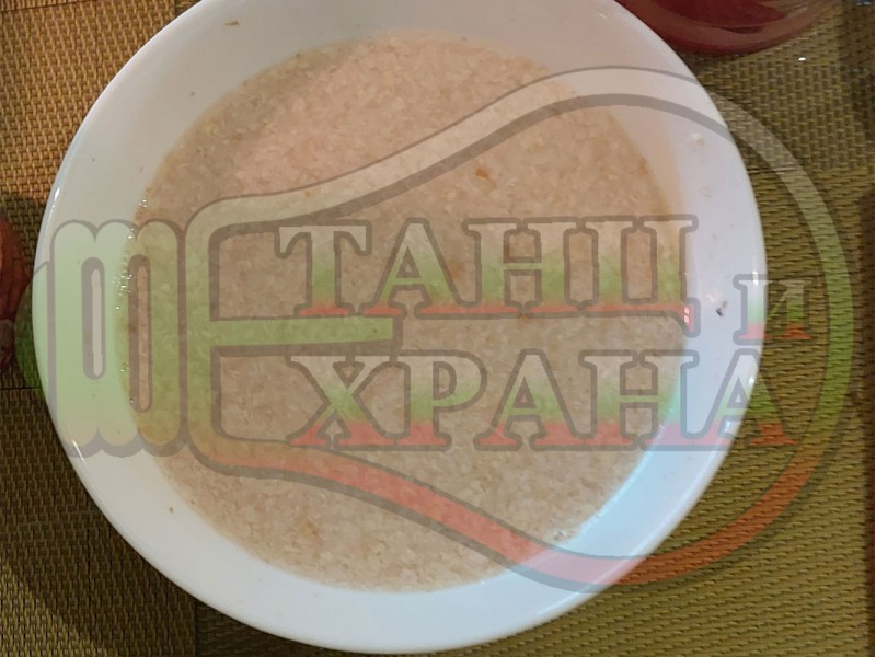 Българска традиционна орехова чеснова студена супа 