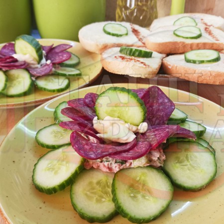 Българска пастетна сурова салата 