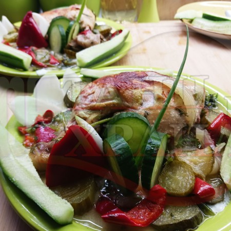 Българска яхния с пилешки бутчета 