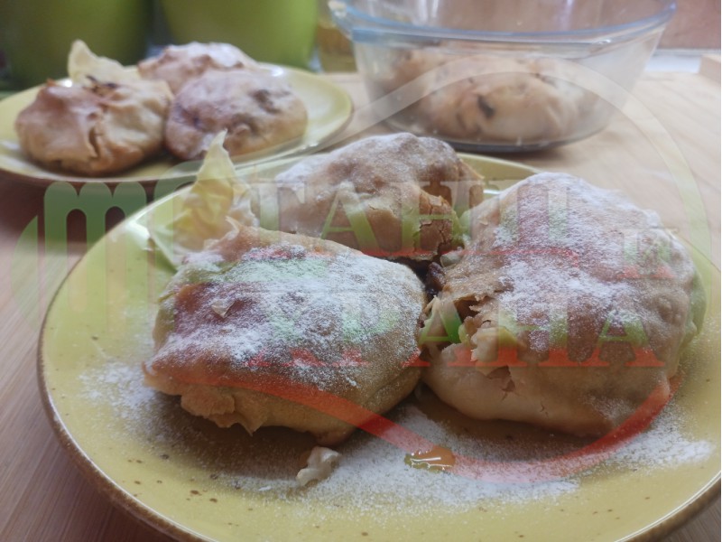 Български сладки постни сиропирани питки 