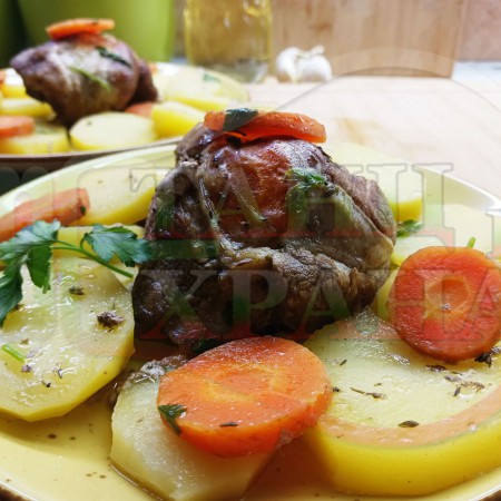 Български пълнени свински вратни пържоли 