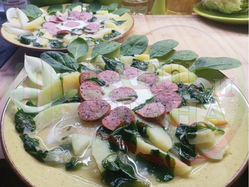 Българска спаначена яхния 