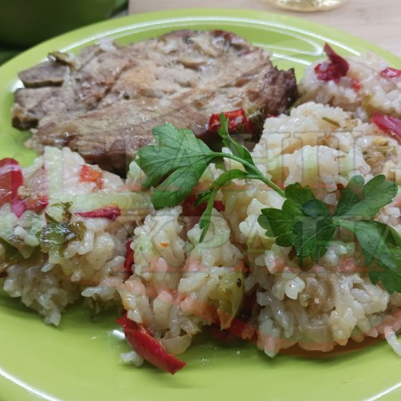 Свински пържоли с ориз 