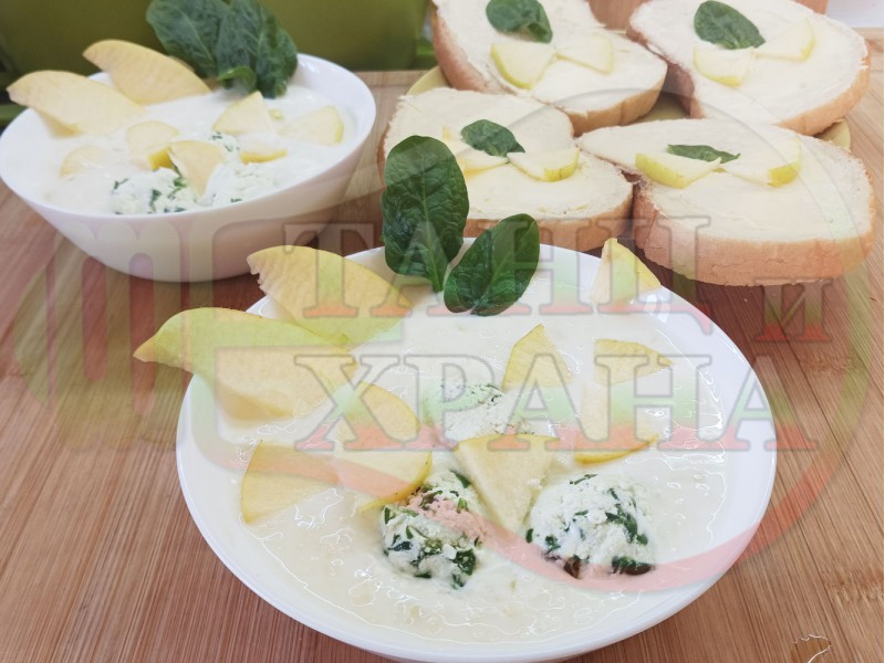 Българска ябълкова сурова супа 