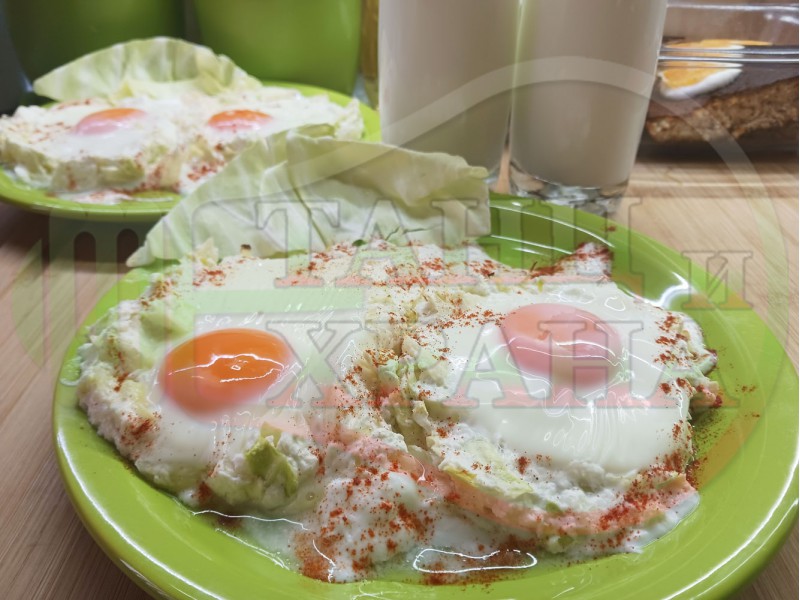 Българска зеленчукова млечна яйчена салата 