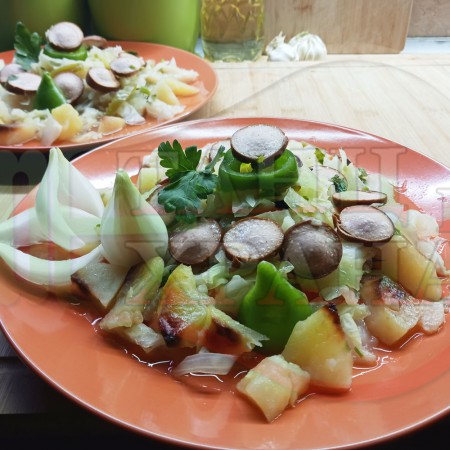 Българска зелева яхния 