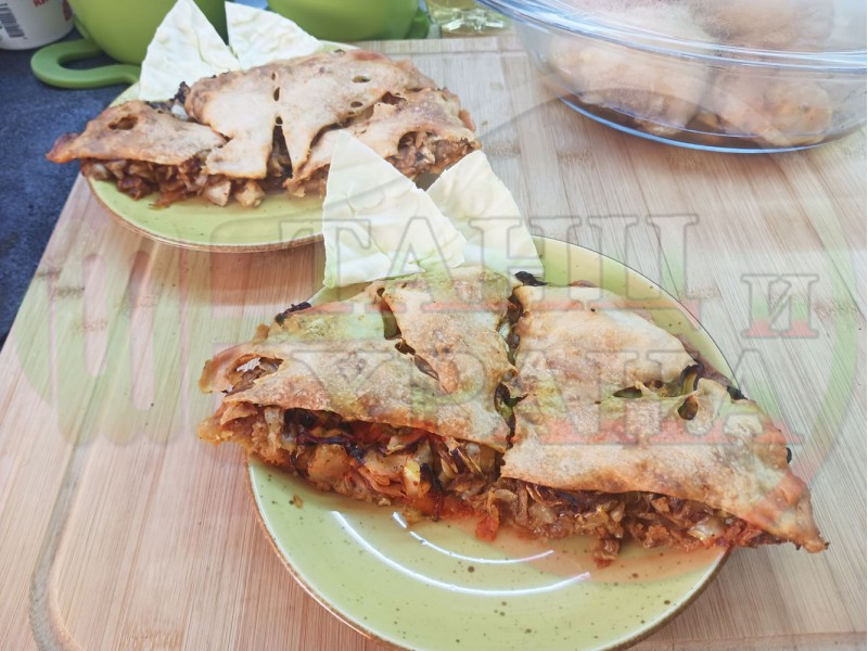 Българска зелева постна тънка пита 